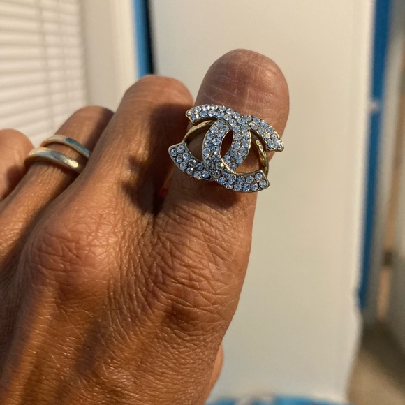 Ring - Picture 3 of 3